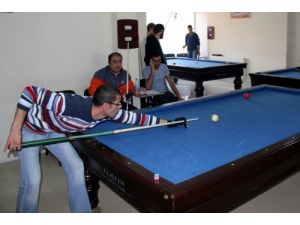 Hakkari'de Bilardo İl Birinciliği Yarışması Düzenlendi