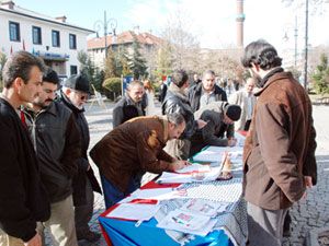 On binlerin protestosu