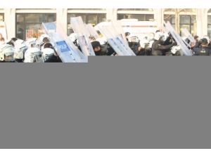 Polisten Gazlı Müdahale