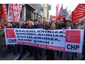 Kadıköy Mitingi, Ayakkabı Kutulu Yürüyüşle Başladı