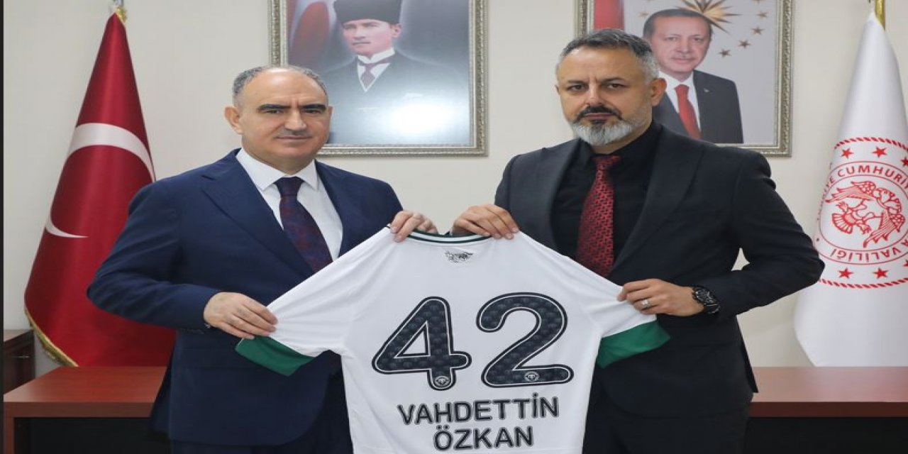 Konyaspor Başkanı Ömer Korkmaz Vali Vahdettin Özkan'ı ziyaret etti