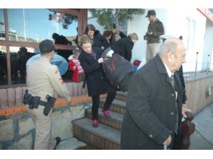 Milyondolarlık Tekneyle Yunanistan’a Kaçarken Yakayı Ele Verdiler