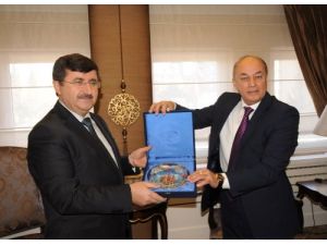 Rus Konsolostan Vali Öz'e Ziyaret