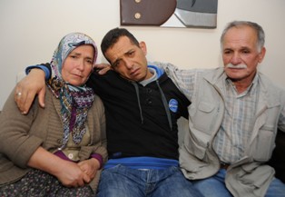 Doktorlar yaşamaz dedi 28 yaşına geldi