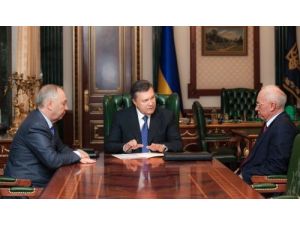 Yanukoviç'ten Bütçe Fırçası