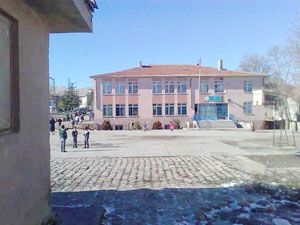Kaloriferler yansın çocuklar üşümesin
