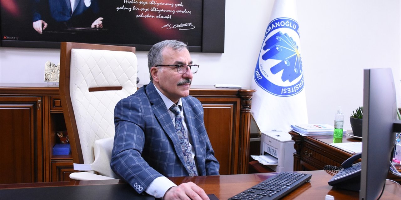 Karamanoğlu Mehmetbey Üniversitesi Rektörü Gavgalı, AA'nın 'Yılın Kareleri' oylamasına katıldı