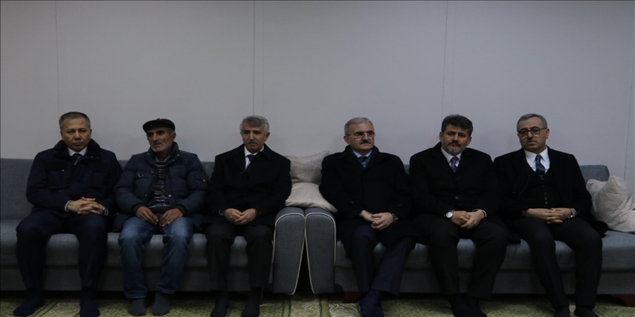 İçişleri Bakanı Yerlikaya'dan Kahramanmaraşlı şehit ailesini ziyaret etti