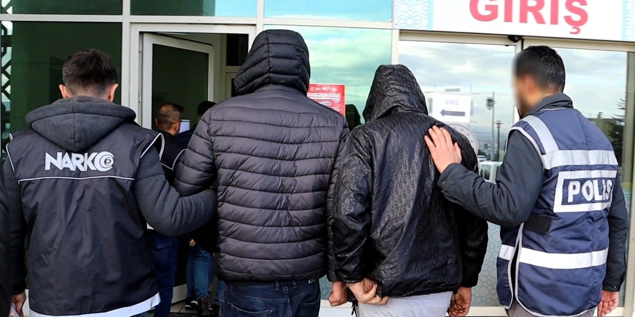 Karaman'da çeşitli suçlardan aranan 17 kişi yakalandı