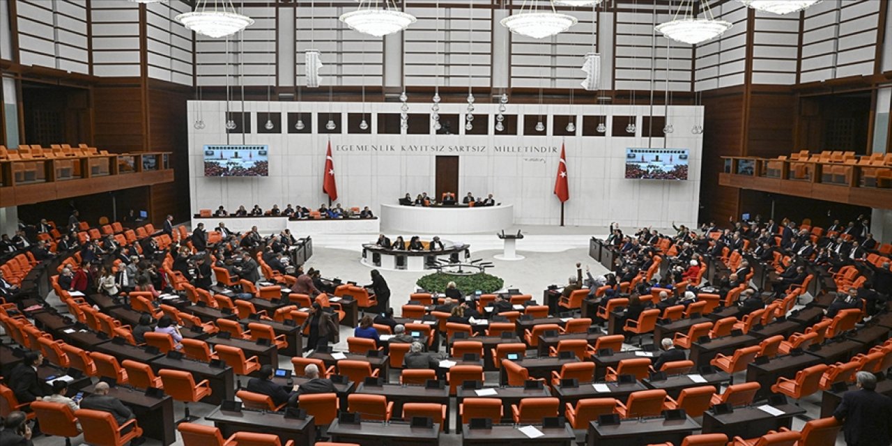 SSK ve Bağkur emekli maaşlarına yüzde 49,25 artışı yasalaştı