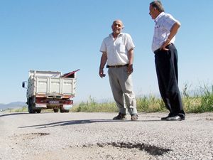 Sıcak asfaltı bozan kişilere para cezası