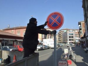 Yerköy’de Trafik İşaret Levha Yenileme Çalışmaları Başladı
