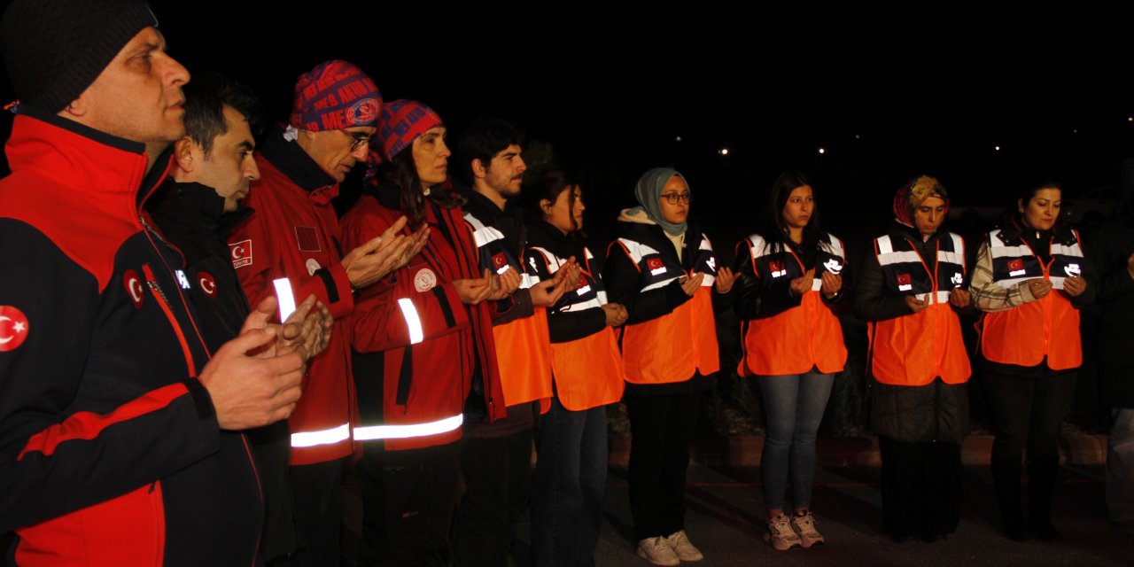 AFAD Konya’da depremde  hayatını kaybedenleri andı
