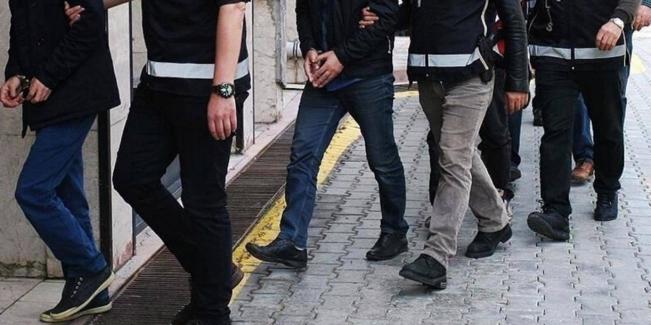 Konya'da eğlence mekanında darbettikleri kişinin parasını gasbeden 4 zanlı tutuklandı