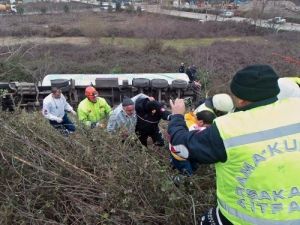 Kamyonun Çarptığı Lpg Tankeri, Şarampole Devrildi