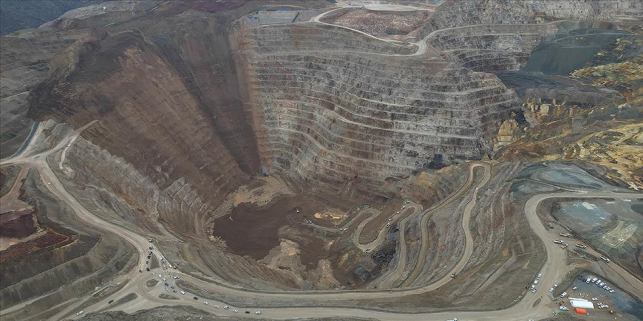 Erzincan'da maden ocağındaki toprak kaymasıyla ilgili soruşturmada şirketin Türkiye'deki müdürü yakalandı