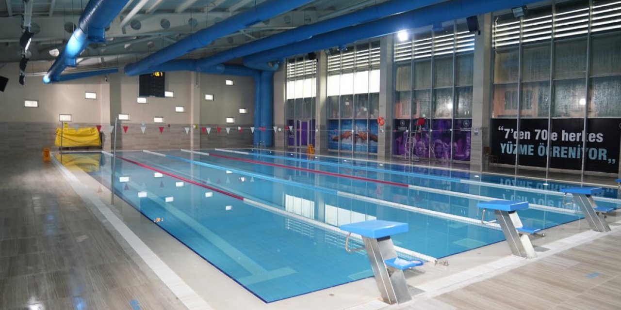 Beyşehir'de açılan yarı olimpik yüzme havuzu kullanılmaya başladı