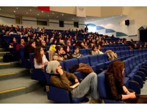 Aibü'de Engellilerin Hayatına Işık Tutan Konferans
