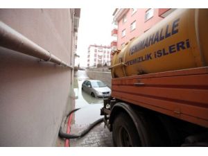 Mehmet Akif Mahallesi Sular Altında