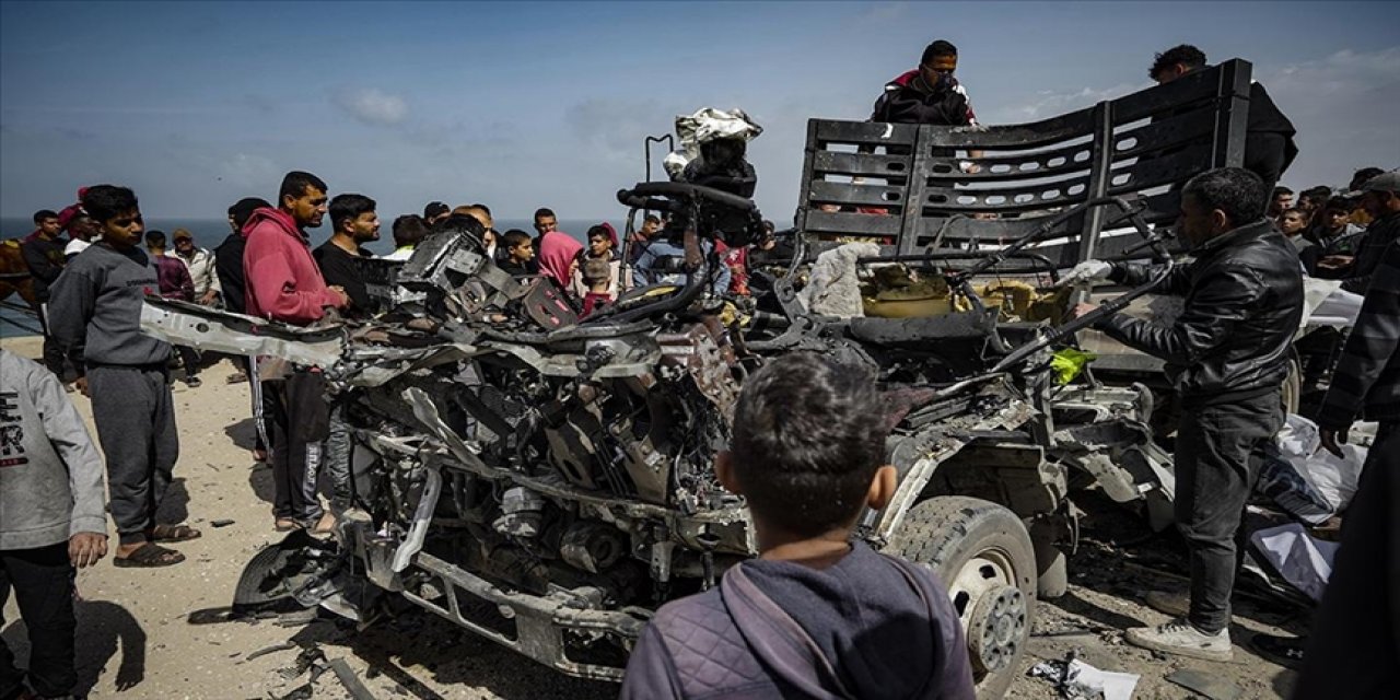 İsrail ordusu, Gazze'de insani yardım bekleyenlere saldırdı, çok sayıda kişi öldürüldü