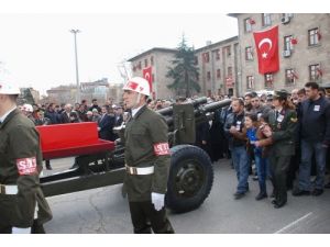 Isparta Şehidini Uğurladı