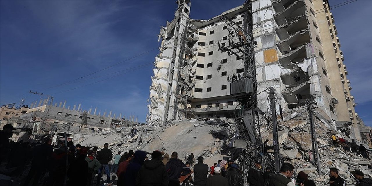 İsrail'in saldırılarını sürdürdüğü Gazze'de can kaybı 31 bin 45'e yükseldi