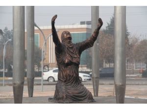 Diyarbakır’da Roboski Anıtı Dikildi