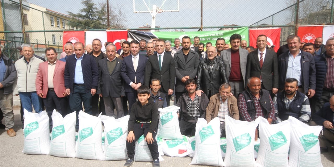 Konya'da "Kuru Fasulye İle Bahar Projesi" kapsamında üreticilere tohum dağıtıldı