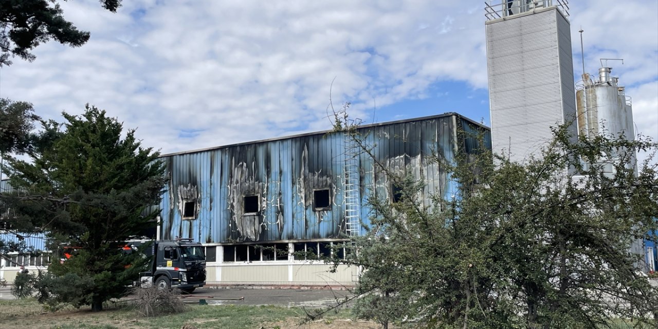 Konya'da bir fabrikaya ait depoda çıkan yangın söndürüldü