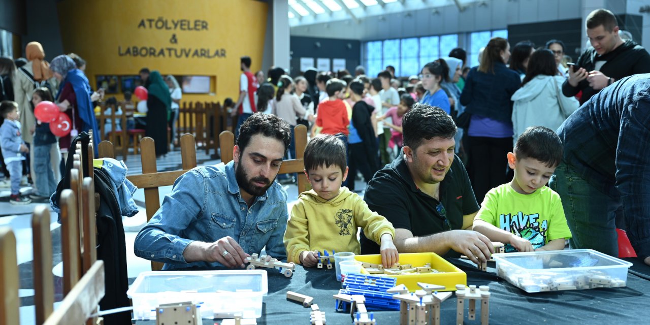 Konya Bilim Merkezi’ndeki  23 Nisan şenliği ilgi gördü