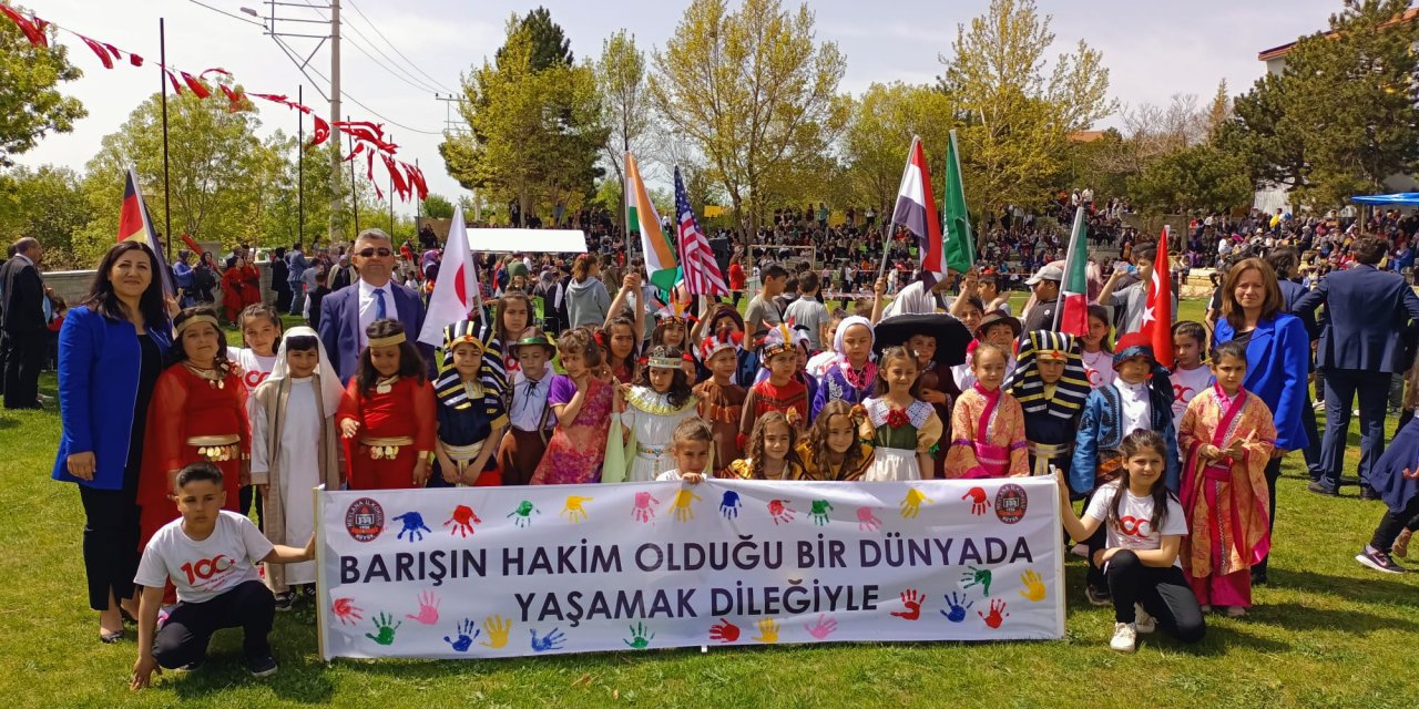 Konya'nın Hüyük içesinde 23 Nisan Ulusal Egemenlik ve Çocuk Bayramı coşkusu yaşanıyor
