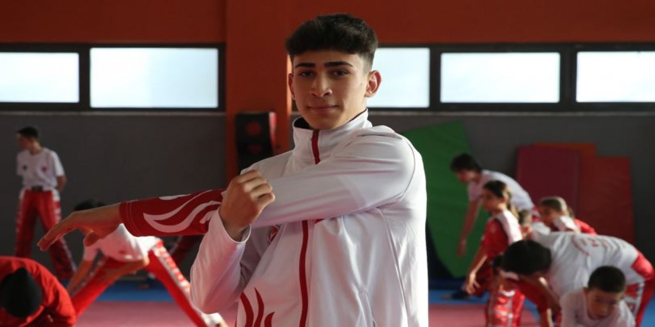 Emircan kick boksta dünya şampiyonluklarına doymuyor