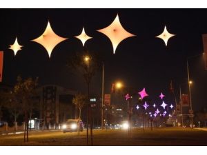 Fatih Sultan Mehmet Bulvarı Işıklarla Donatıldı