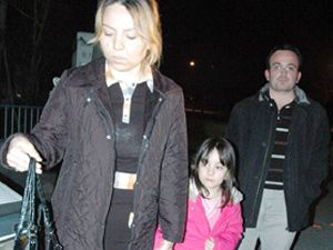 Hırsız otomobili içindeki çocukla birlikte çaldı