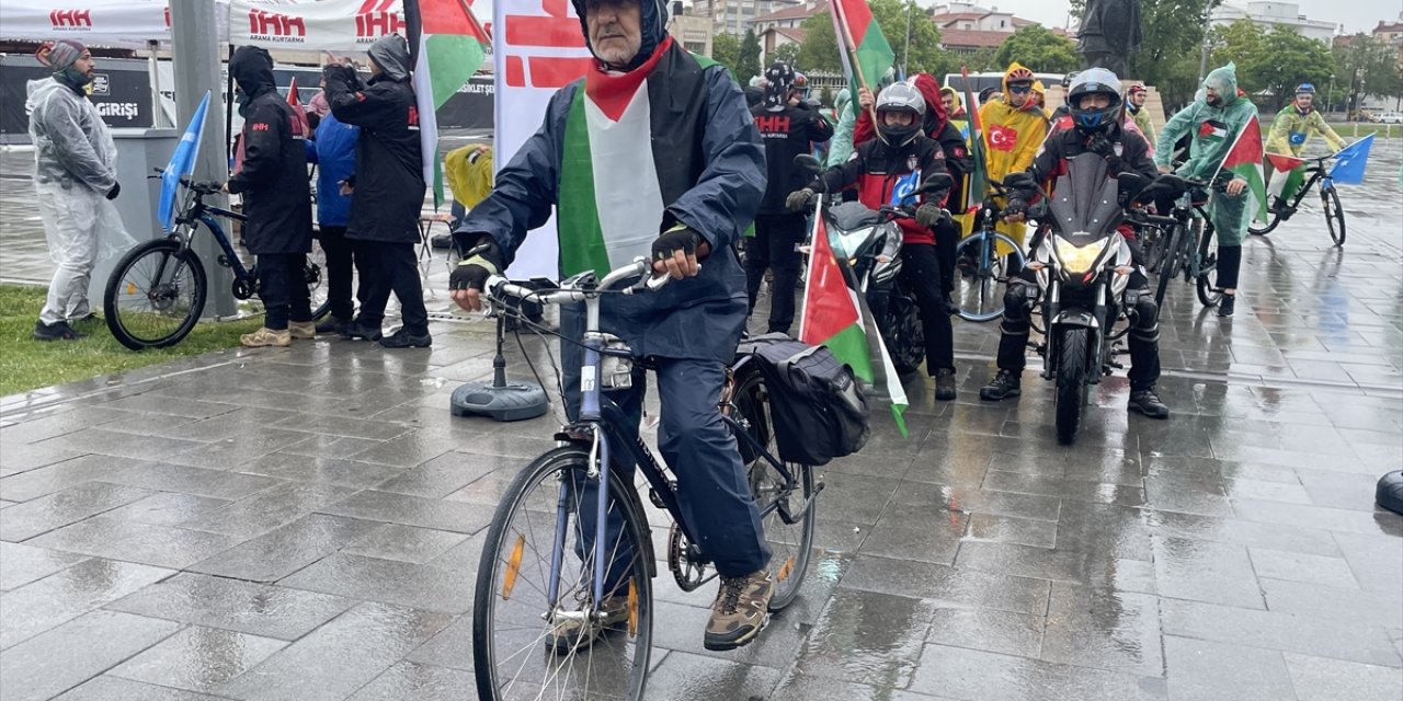 Konya'da İsrail'in Gazze'ye yönelik saldırılarını protesto etmek için pedal çevirdiler