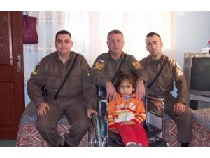 Jandarma, Engelli Kızı Sevindirdi