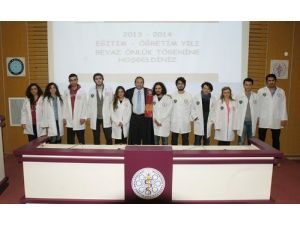 Veteriner Fakültesi Öğrencileri Beyaz Önlüklerini Giydi