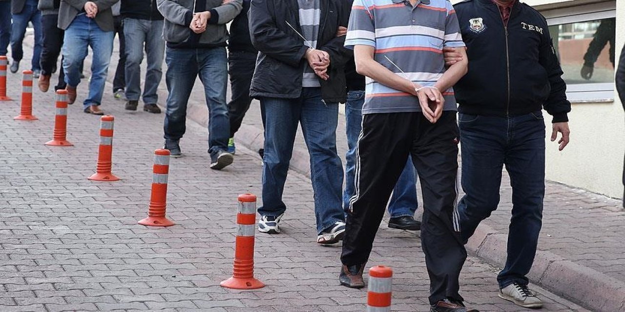 FETÖ'nün 44 "mahrem imamı" gözaltına alındı
