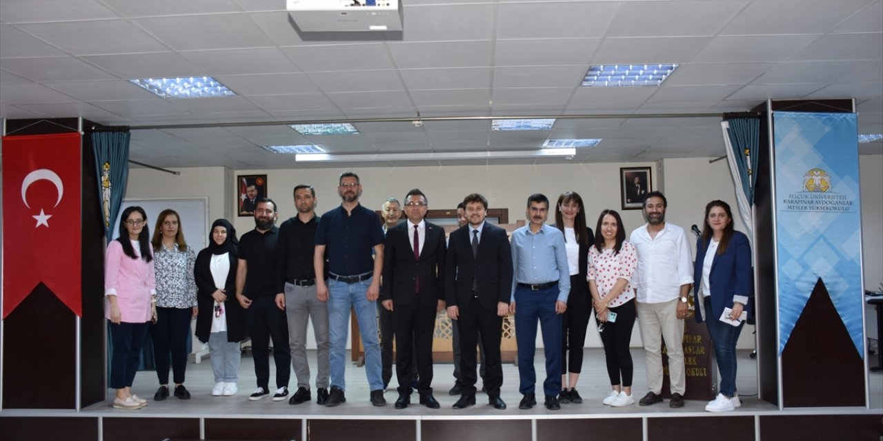 Karapınar Belediye Başkanı İbrahim Önal, üniversite öğrencileriyle bir araya geldi