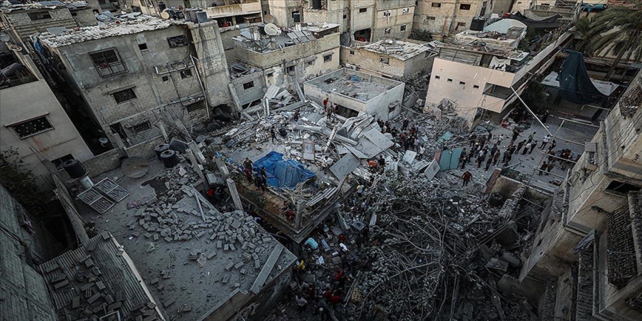 İsrail'in 233 gündür saldırılarını sürdürdüğü Gazze'de can kaybı 35 bin 984'e yükseldi