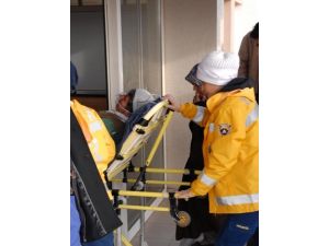 Anne Ve 2 Kızı Sobadan Sızan Karbonmonoksit Gazından Zehirlendi