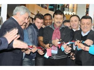 Trabzonsporlu Malouda Ve Yusuf, Ts Clup Açılışına Katıldı