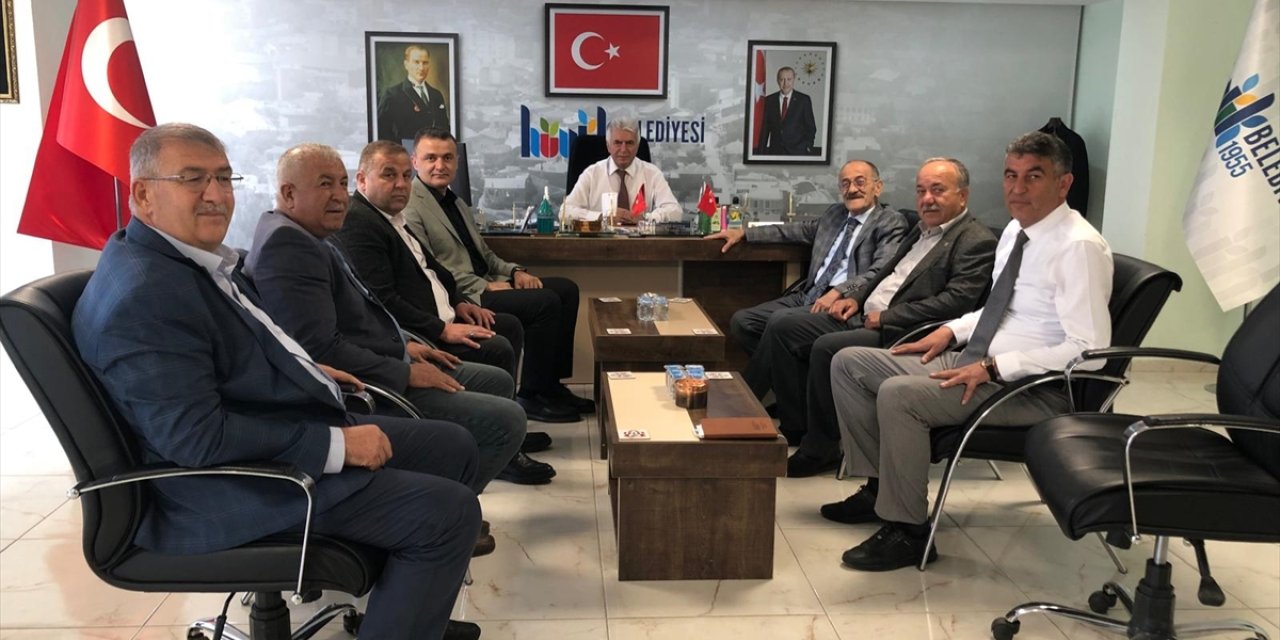 Beyşehir Belediye Başkanı Bayındır, Hüyük Belediye Başkanı Sefer'i ziyaret etti