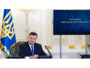 Yanukoviç'ten Yolsuzlukla Mücadele İçin 'Kırmızı Hat' Sözü