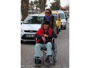 Engelli Turistler, Engellere Takılmadan Tatillerini Yapıyor