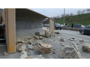 Kaza Yapan Hafriyat Kamyonları Tem Otoyolunu Felç Etti