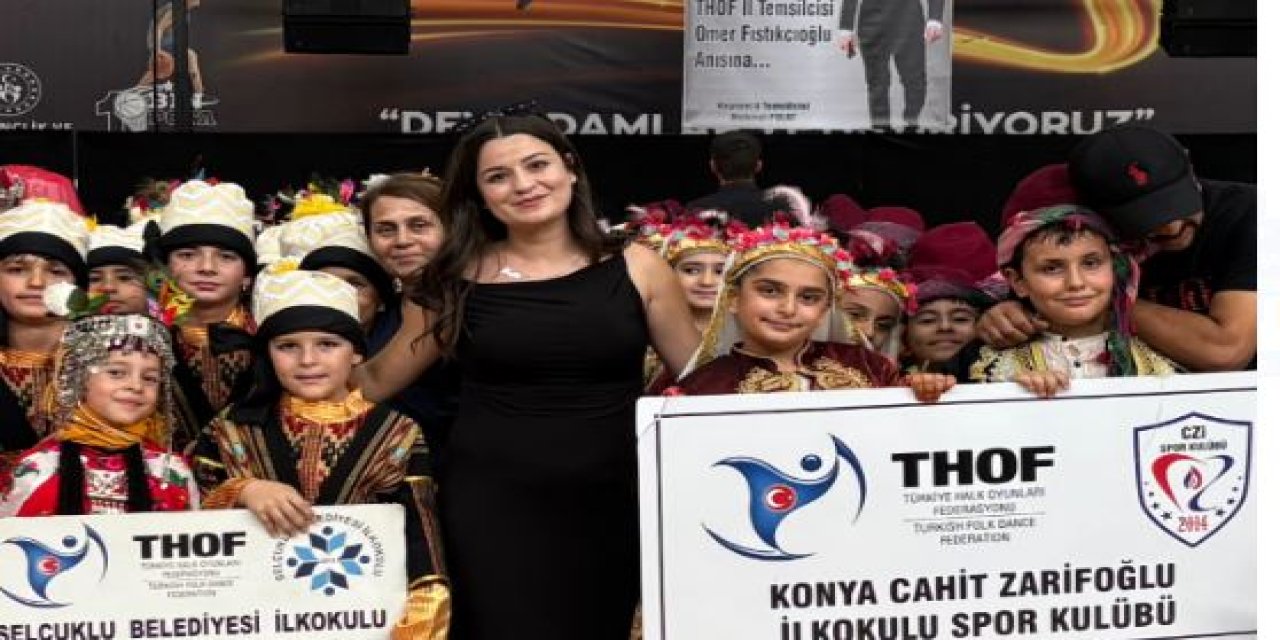 Çalıştırdığı iki farklı okulu  Türkiye finallerine taşıdı
