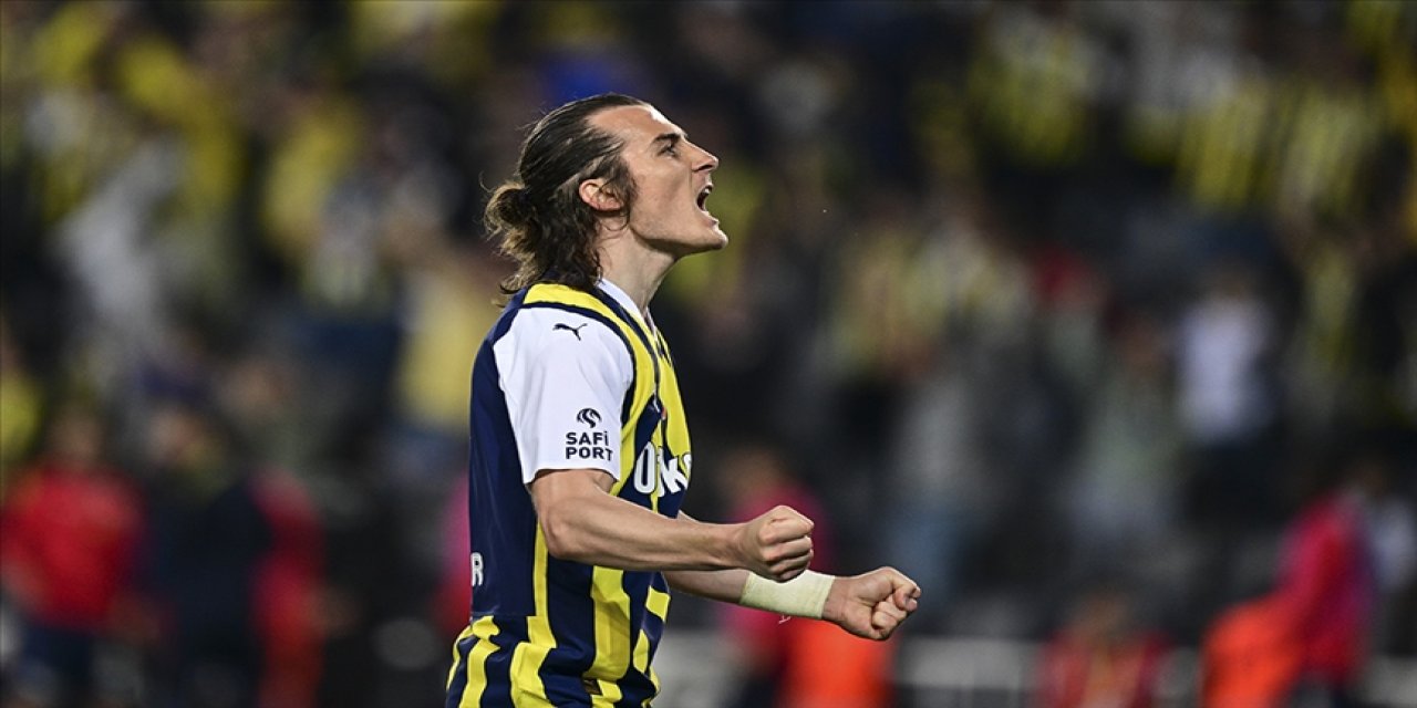 Fenerbahçe, Çağlar Söyüncü ile  3+1 yıllık sözleşme imzaladı