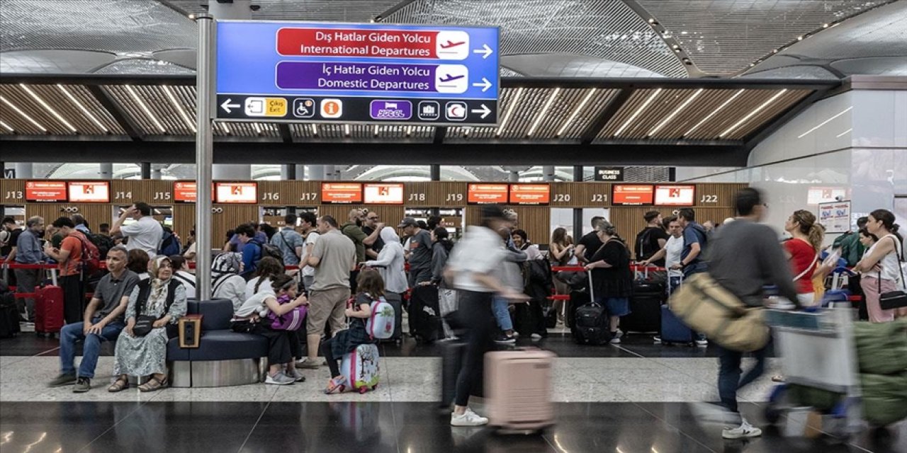Türkiye'deki havalimanlarında yılın ilk yarısında yaklaşık 105 milyon yolcuya hizmet verildi