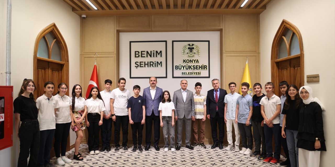 Vali Özkan ve Başkan Altay LGS Türkiye birincisi Konyalı öğrencilerle buluştu